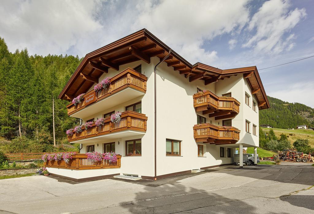 Appartement Gaestehaus Bergkristall Sölden Exteriör bild